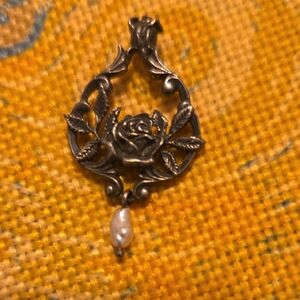 Vintage Franklin Mint Fm 82 Elegant Silver Rose Pendant with Pearl Accent. 925